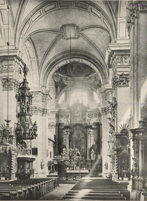 Kościół św. Mikołaja w Lesznie. Wnętrze wg stanu z 1905 r., przed rozbudową prezbiterium i dobudowaniem transeptu. (z: Blätter für Architektur und Kunsthandwerk, 18. Jg., 1905, Tafel 7)