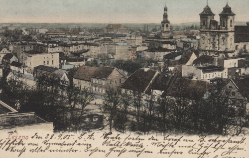 Widok na pl. Metziga, w oddali po prawej kościół św. Mikołaja w 1905 r. (pocztówka z 1905 r., APL)