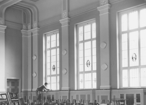 Dom ewangelicki ob. szkoła, malowanie auli w latach 70 XX w., zdjęcie nr 6